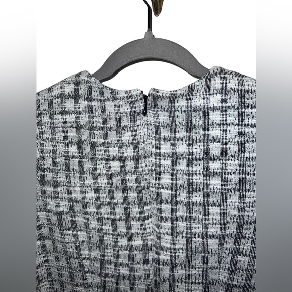 Banana Republic Pencil Dress - Picture 4 of 5